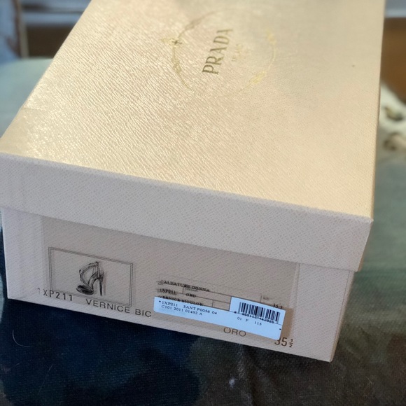 Prada shoes - Picture 2 of 8